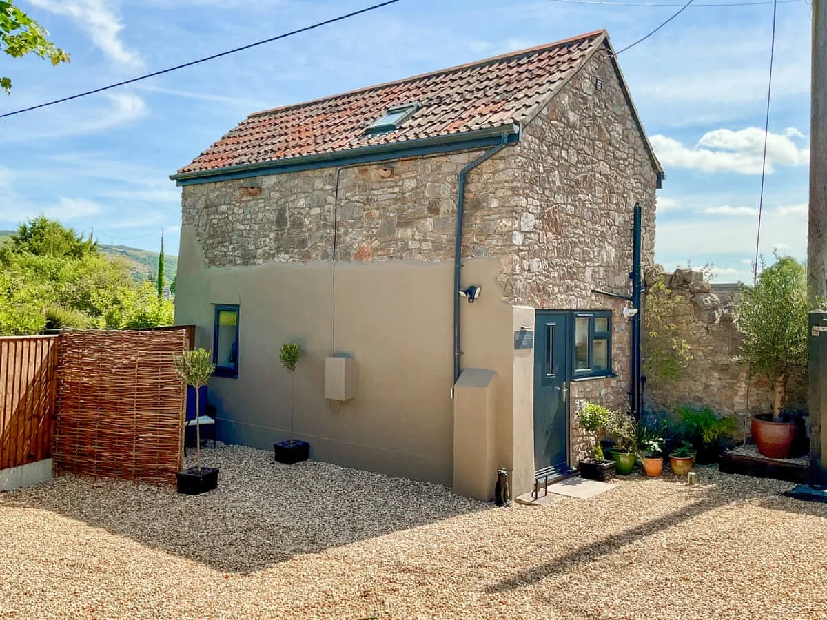 Axbridge Holidays - The Old  Posthouse Barn