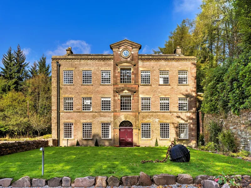 Holiday cottages for 30