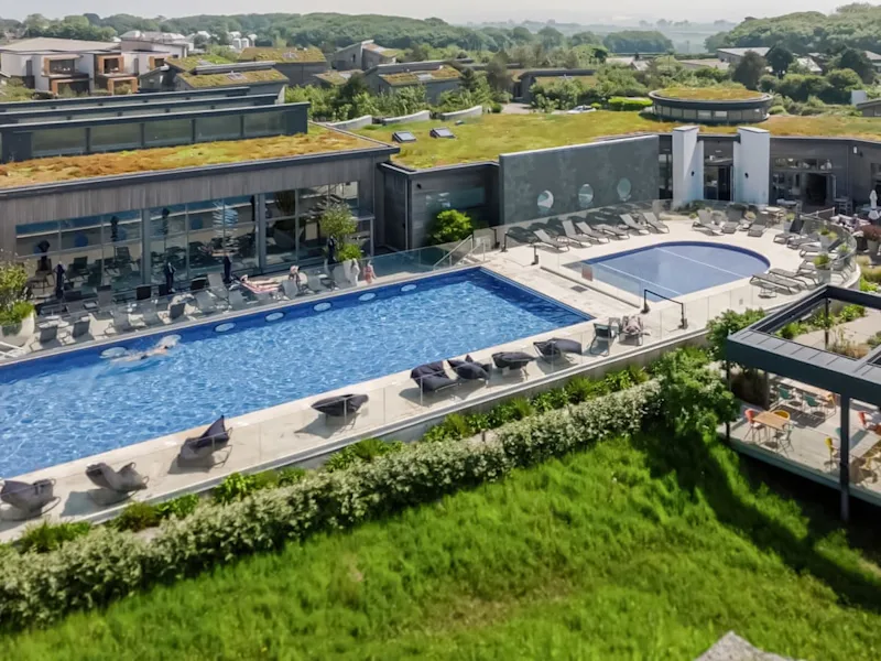 Cottages with a pool in Cornwall