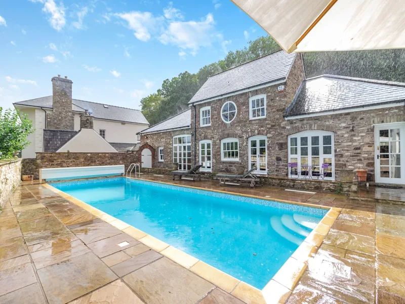 Cottage with pool