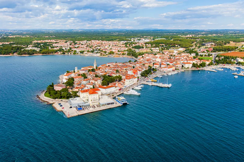 Luftaufnahme von Porec auf der Halbinsel Istrien mit der Euphrasius-Basilika