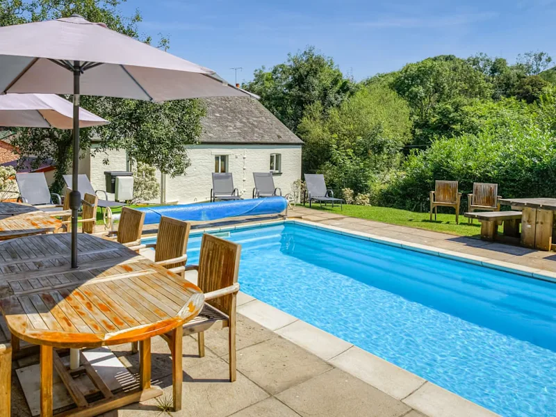 Cottages with pools