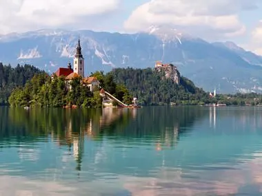 Berömda Bledsjön i Slovenien