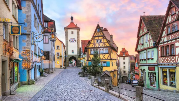 Kleurrijke vakwerkhuizen in Rothenburg ob der Tauber, Duitsland.