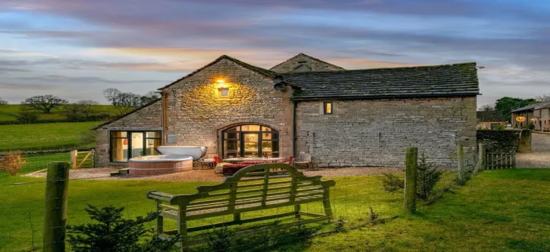 hot tubs in the Peak District