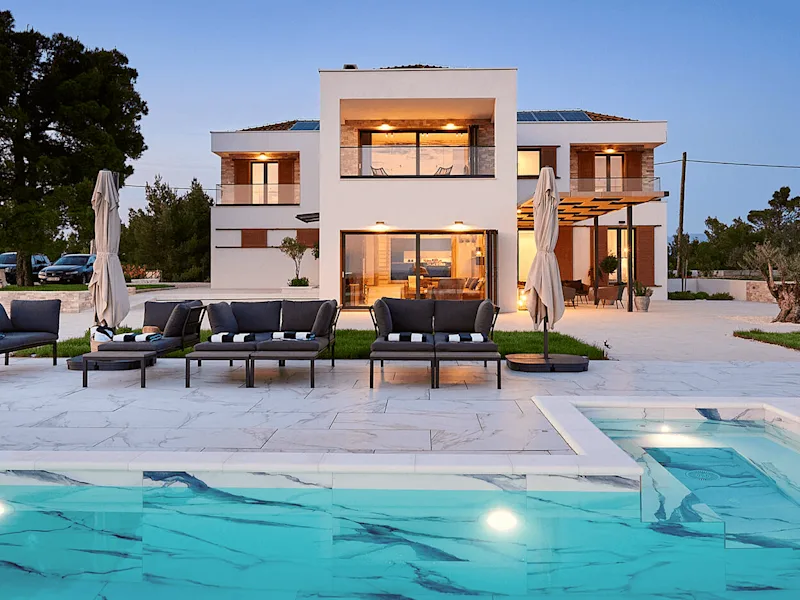 Get £100 off your first stay