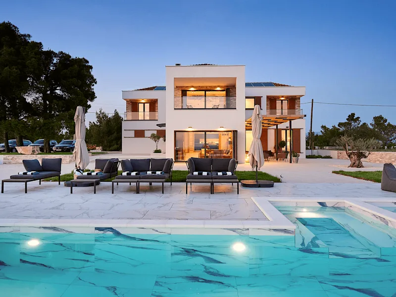 Get £100 off your first stay