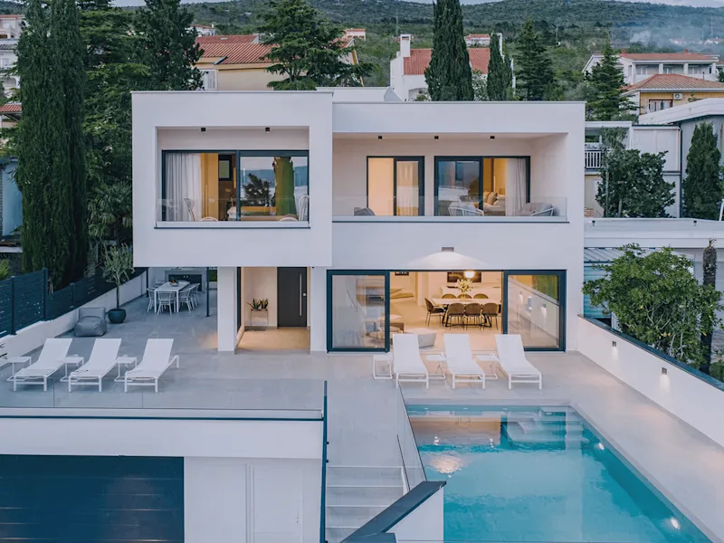 Experience the James Villas way