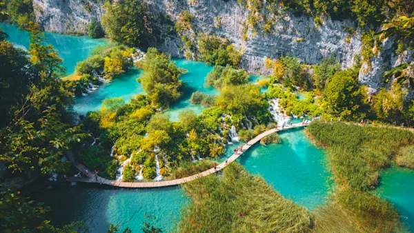 Wanderweg im Nationalpark Plitvicer Seen, Kroatien
