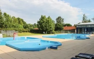 Pool im Ferienpark 't Hooge Holt