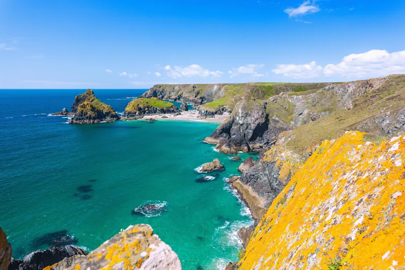 Cornwall, The Lizard, Kynance Cove, Gull Rock, Asparagus Island