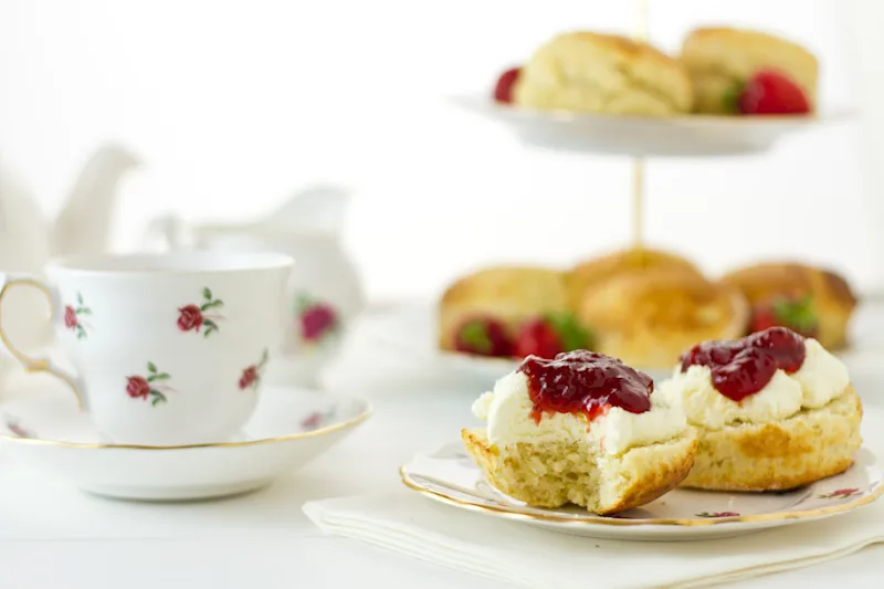 Devon cream tea with scones, clotted cream & strawberry jam