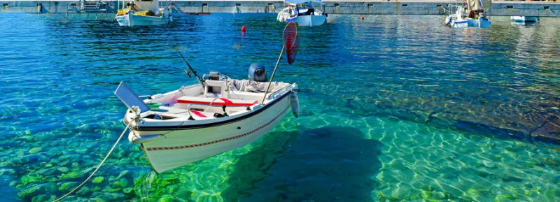 Date un chapuzón en las claras aguas griegas quedándote en un alquiler vacacional en Grecia con NOVASOL