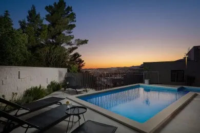 Boende med pool till nyår