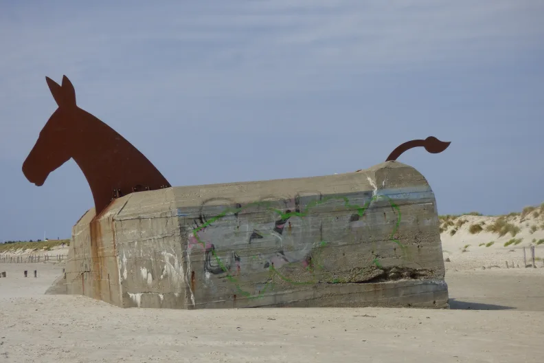 Bunker am Strand von Blavand in Dänemark