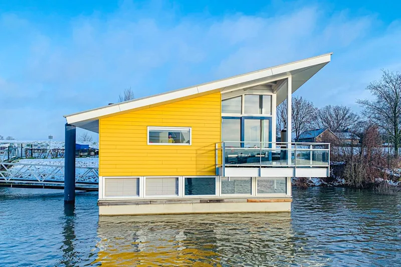 Houseboat holidays in the Netherlands