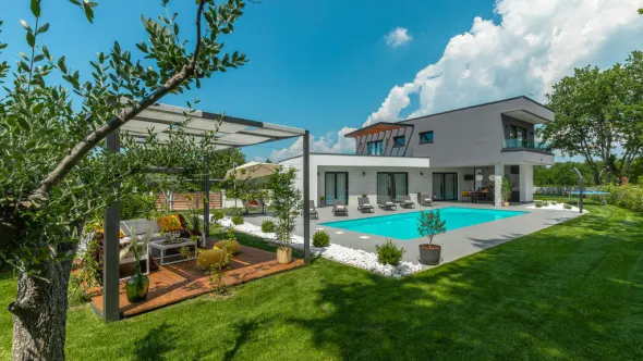 Familienfreundliches Ferienhaus in Istrien, Kroatien mit Pool und Pergola.