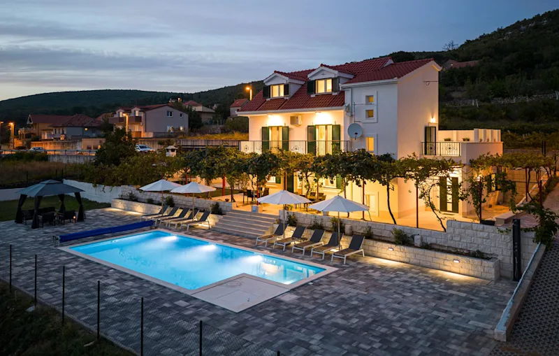 Split - Dicmo   CSC385