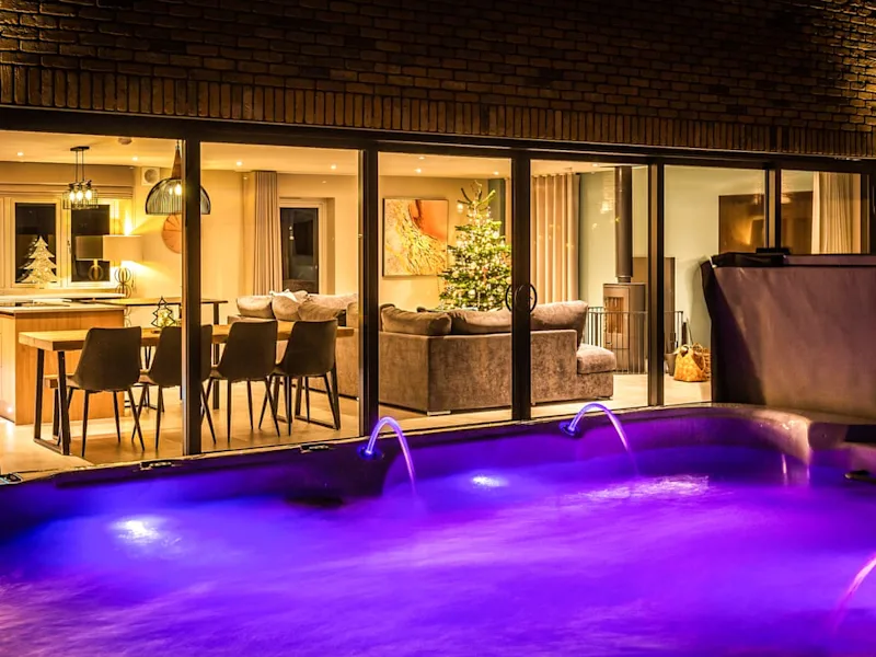Hot tub cottages for New Year's Eve