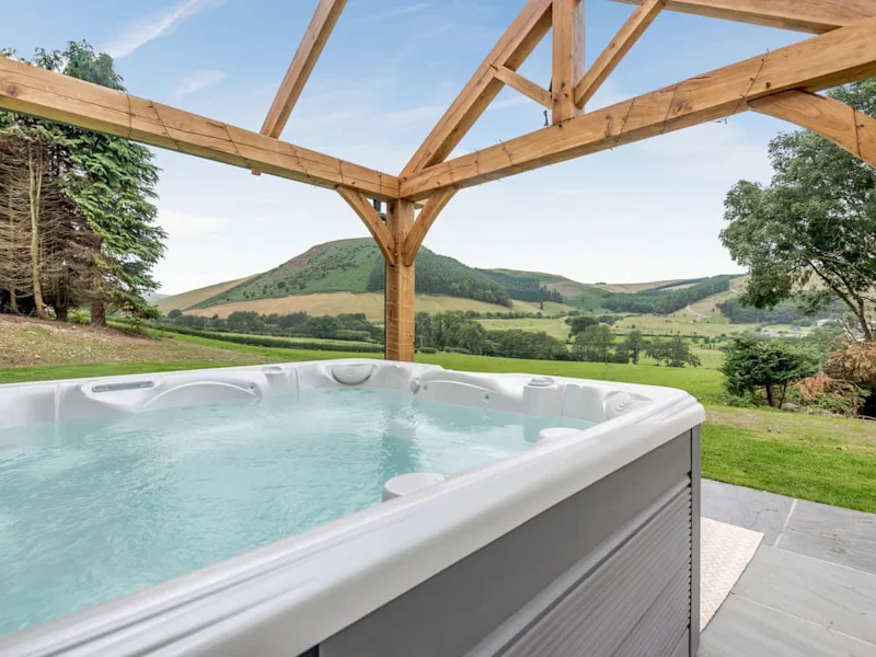 Luxury Hot Tub Cottages in Wales