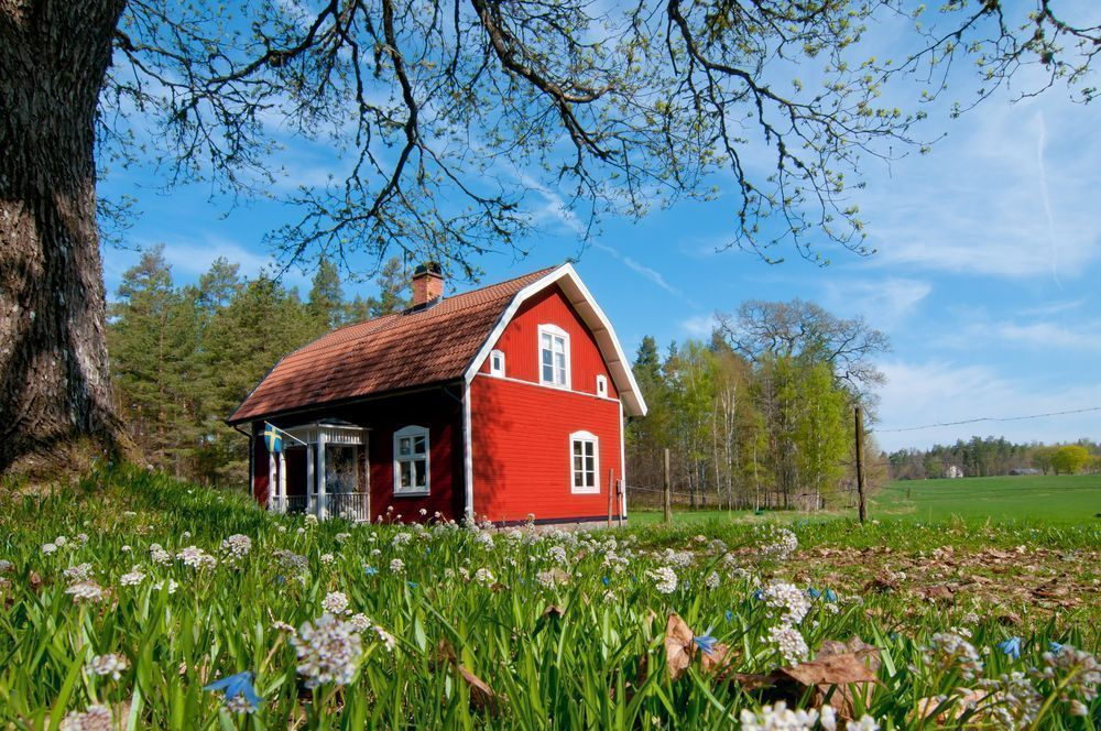 Rød træhus i Sverige