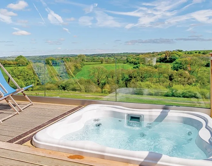 Lodge Holidays Log Cabin Breaks In The UK Rated Excellent lodges-with-hot-tubs-and-log-cabin-holidays