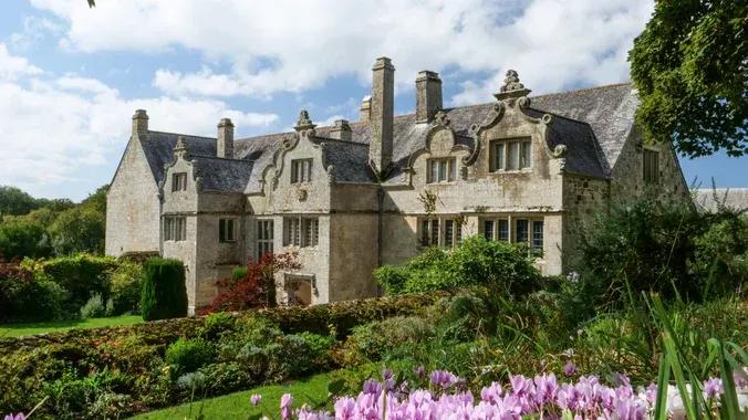 A view of the house at Trerice in summertime | © Hilary Daniel