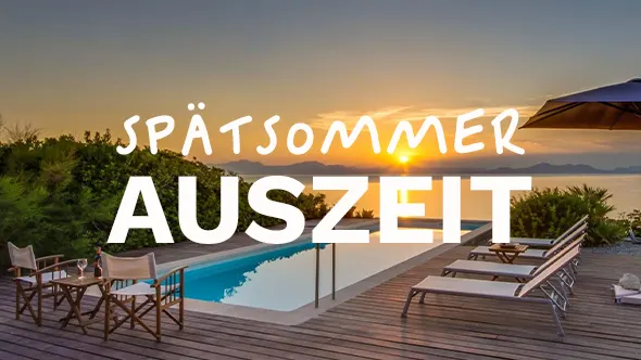 Blick auf die kroatische Küstenlinie und die Insel Rab