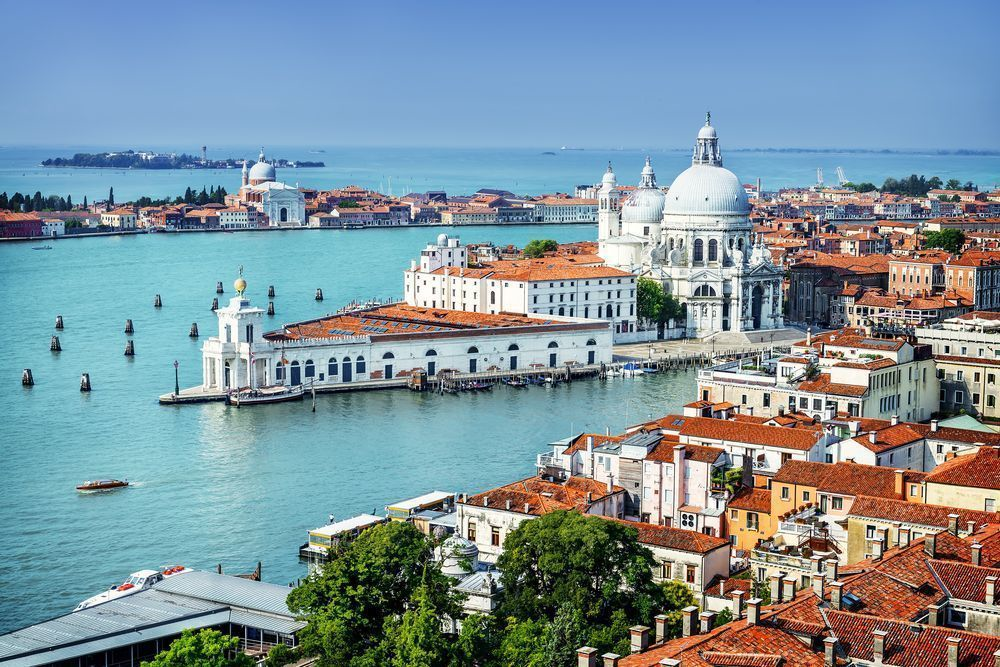 oplev smukke venedig, gondoler og katedraler med en ferie i Italien