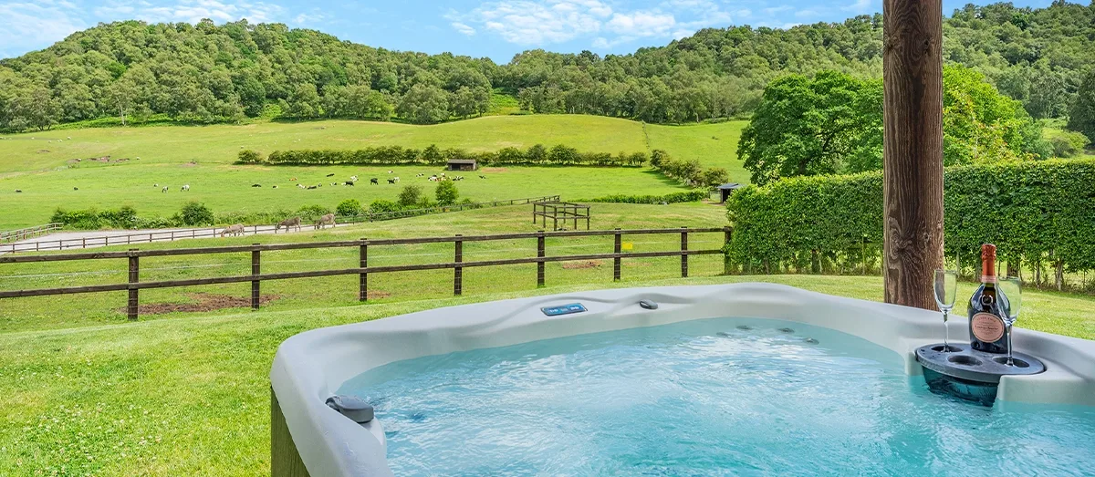 Hot tub lodge
