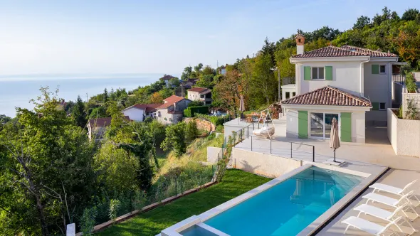 Ferienhaus in Krotien mit Pool und Meerblick.