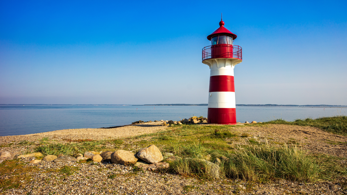 Leuchtturm am Limfjord in Dänemark.