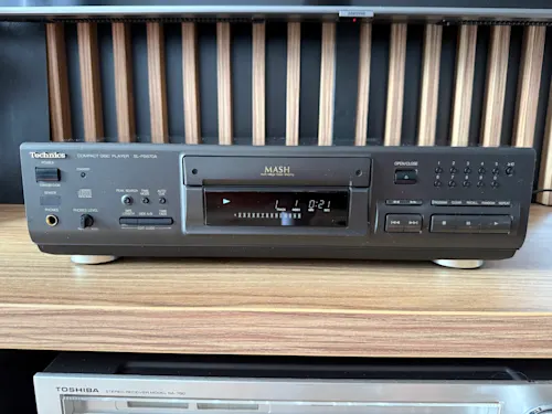 TECHNICS SL-PS670A