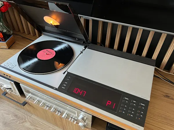 BANG OLUFSEN BEOCENTER 7700