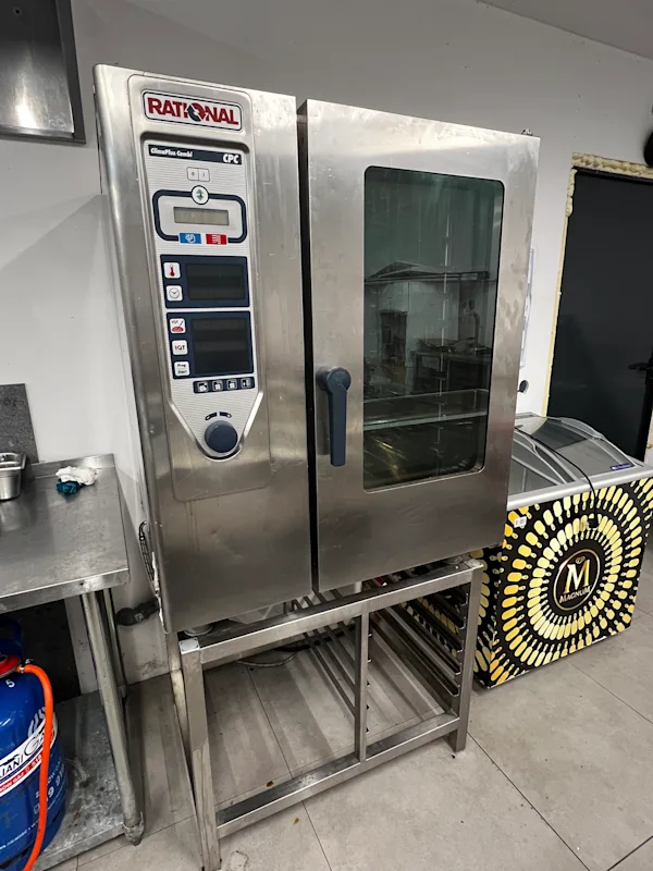 Piec konwekcyjno-parowy Rational ClimaPlus Combi CPC