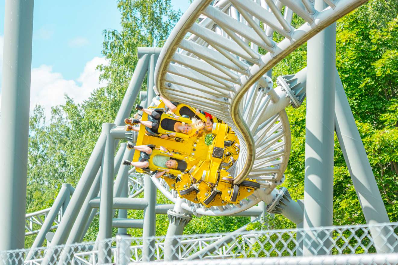 Särkänniemen Tornado-vuoristorata.