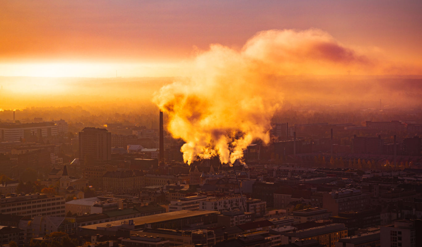 Maisemakuva Näsinneulasta auringonnousun aikaan