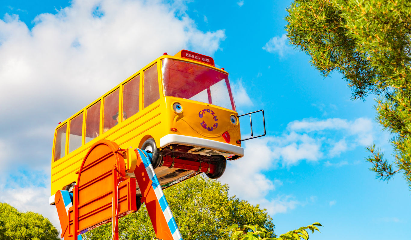 Särkänniemen huvipuiston Crazy Bus -huvilaite.