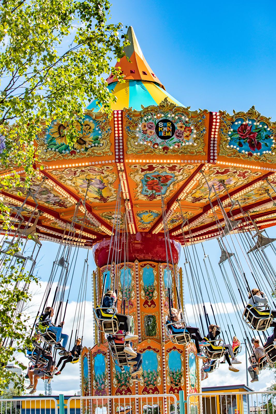 Swing Carousel