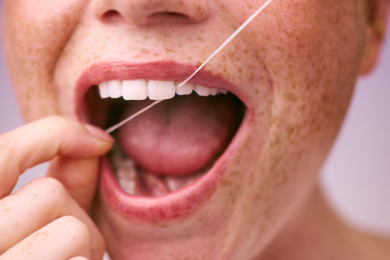 Guía: ¿cómo usar el hilo dental?