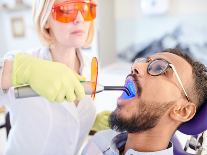 Procedimiento de blanqueamiento dental