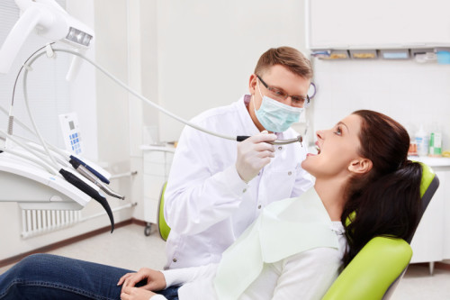 Qu'est-ce que la reminÃ©ralisation dentaire et quels sont les traitements disponibles ?