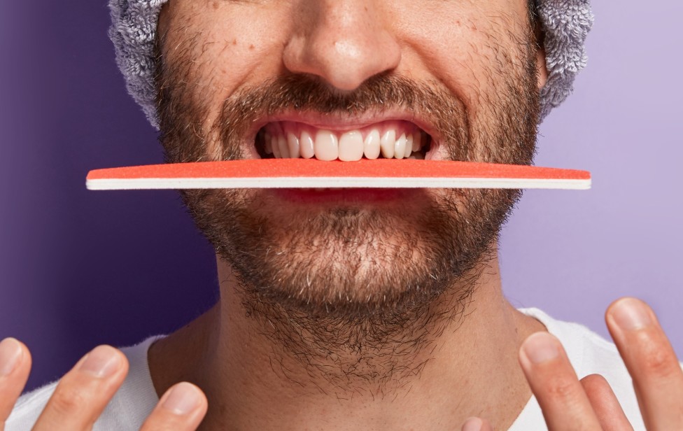 Zähne abschleifen: gefährlich oder medizinisch notwendig?