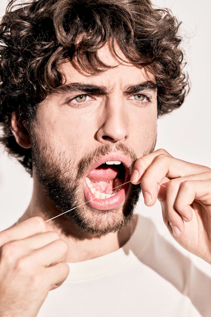 Mundhygiene: Zahnseide für gesunde Zähne
