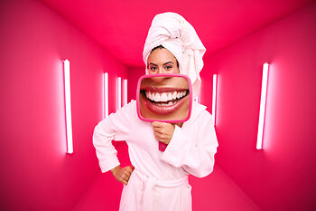 [CRO] Woman - Mirror - Lifestyle - Towel - bathrobe - Big smile - Pink - Background - Mobile