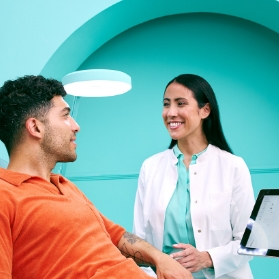 [CRO] 3D Scan - View - Man - Orange T-shirt - Woman - Dentist - Clinic - Medical - Background - Mobile