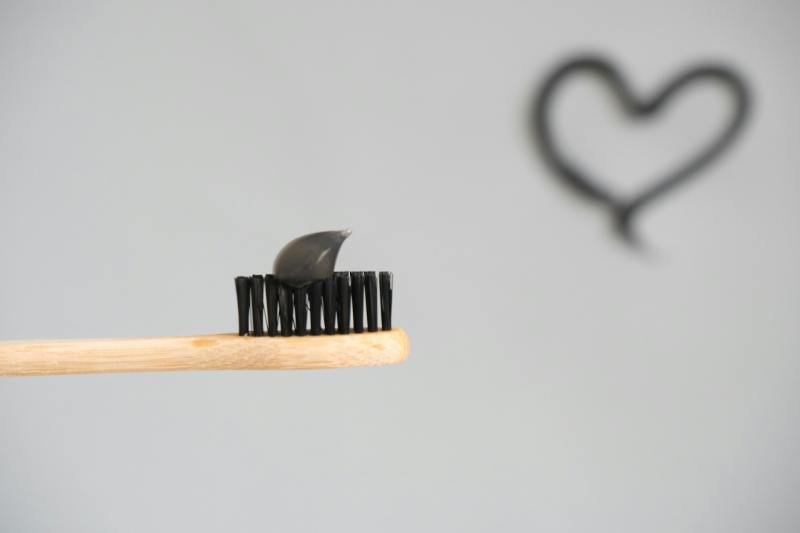 Was ist die beste Zahnpasta für weiße Zähne? Photo by hello aesthe @pexels