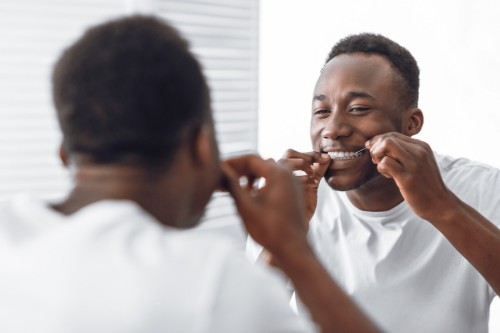 Zahnseide richtig benutzen und warum es wichtig ist