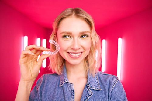 Wie pflege ich meine Zähne nach der DR SMILE X Impress Aligner-Anwendung?