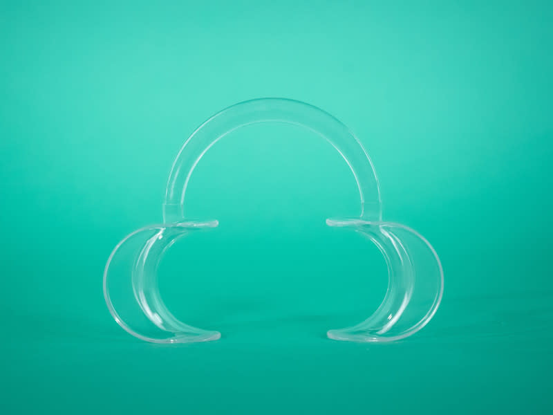 Le Smile Assistant DR SMILE, pour vous aider à prendre des photos de vos dents pendant le traitement par aligneurs dentaires